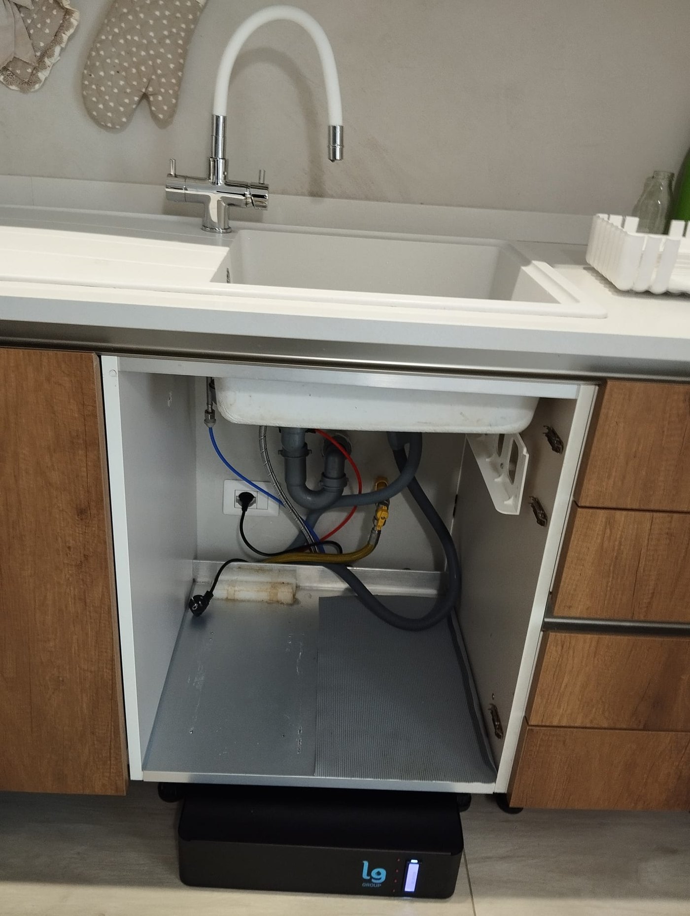 Impianto depuratore d'acqua a osmosi inversa installato sottolavello a Bari